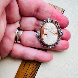 Art Deco Rhodium Plated Filagree  Carved Shell Cameo Brooch Pin Left facing
